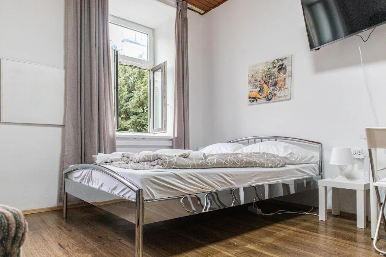 Neat Studio Near Millenium Tower Vienna