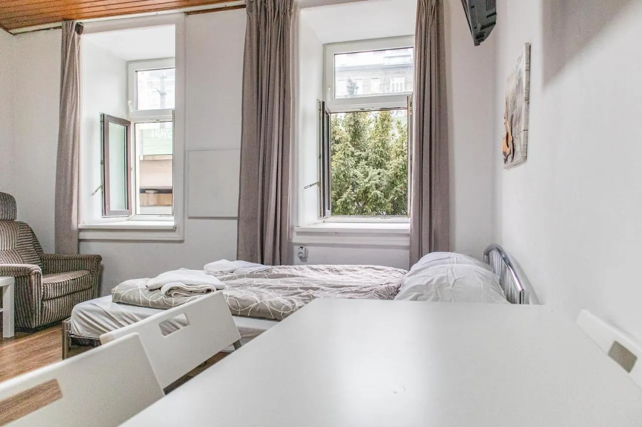 Neat Studio Near Millenium Tower Wiedeń Apartament
